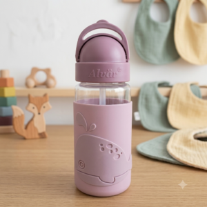 Gourde pour enfant avec paille et manchon en silicone (Straw Bottle).